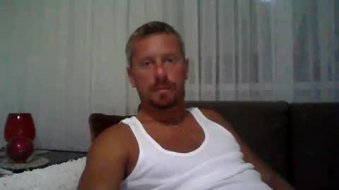 Snapshot of danisami12345 chatting on 09-30-25, 08:25 daniel online show from 09-30-25, 08:25