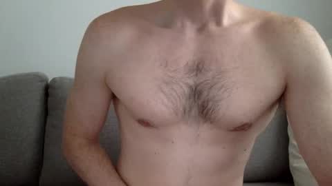 Snapshot of danishguysdicks chatting on 02-21-25, 10:39 Buzzy online show from 02-21-25, 10:39