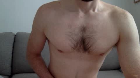 Snapshot of danishguysdicks chatting on 10-28-25, 07:34 Buzzy online show from 10-28-25, 07:34