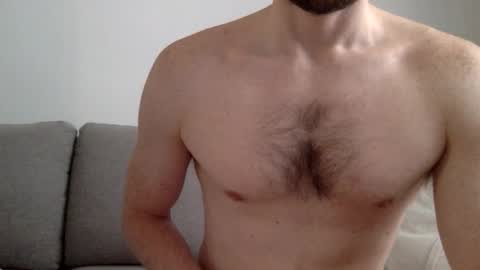 Snapshot of danishguysdicks chatting on 10-31-25, 07:20 Buzzy online show from 10-31-25, 07:20