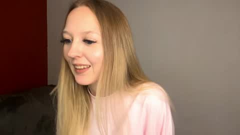 Snapshot of danitawind chatting on 06-03-26, 02:33 Kiki online show from 06-03-26, 02:33