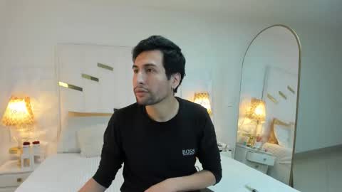 Vanilla Red online show from 10-01-25, 06:03