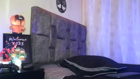 Snapshot of dann_brown chatting on 02-11-25, 09:14 Dann Brown online show from 02-11-25, 09:14