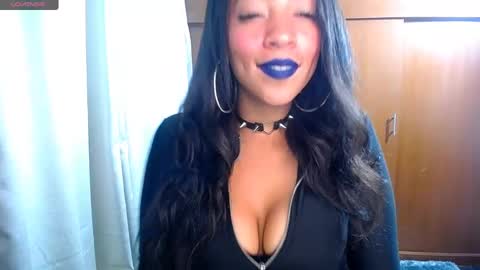 Snapshot of danna__ross chatting on 12-31-24, 12:32 Danna  Ross online show from 12-31-24, 12:32