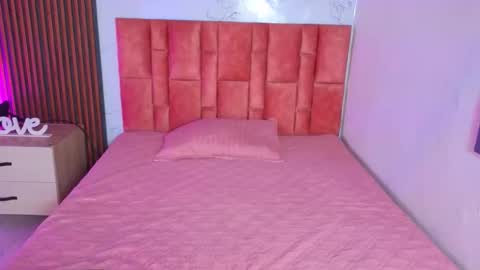 danna_peters online show from 11-19-25, 07:47