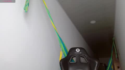 Snapshot of danna_peterson chatting on 10-30-25, 12:17 Danna online show from 10-30-25, 12:17