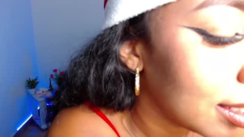 Snapshot of danna_schmidt23 chatting on 12-17-24, 10:12 Danna online show from 12-17-24, 10:12