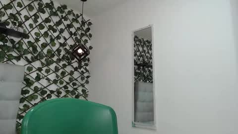 dannaberlin_0 online show from 03-09-25, 12:53