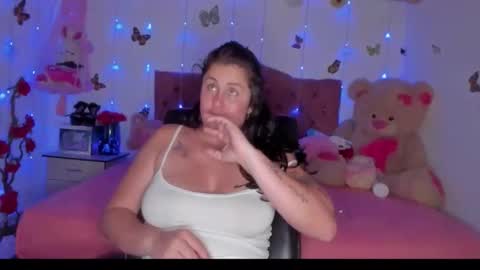 Danna Sofia jeins online show from 04-24-26, 07:05