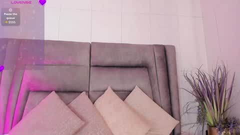 Danna online show from 04-13-26, 07:19