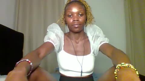 Snapshot of dannamikayla chatting on 12-16-25, 01:43 dannamikayla online show from 12-16-25, 01:43