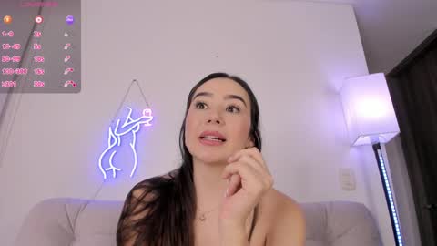 Snapshot of dannate1 chatting on 12-11-24, 01:15 danna online show from 12-11-24, 01:15