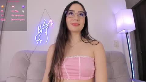 Snapshot of dannate1 chatting on 12-20-24, 12:19 danna online show from 12-20-24, 12:19