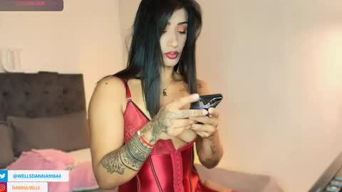 Snapshot of dannawells chatting on 10-12-25, 03:33 Danna Wells online show from 10-12-25, 03:33