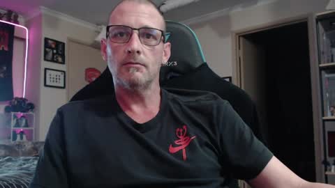 Snapshot of dannozdirekt chatting on 04-04-26, 05:32 dannozdirekt online show from 04-04-26, 05:32