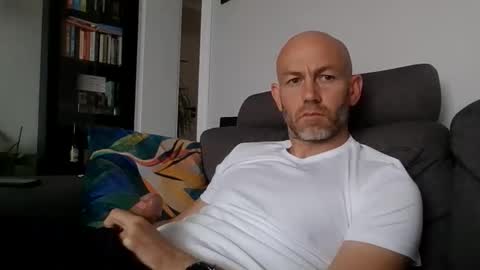 Snapshot of danny81boy chatting on 06-10-26, 08:46 danny81boy online show from 06-10-26, 08:46