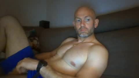 Snapshot of danny81boy chatting on 06-27-26, 08:47 danny81boy online show from 06-27-26, 08:47