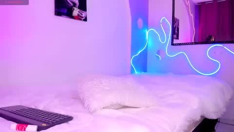 Snapshot of dannyhot__ chatting on 09-16-25, 02:07 Danny online show from 09-16-25, 02:07