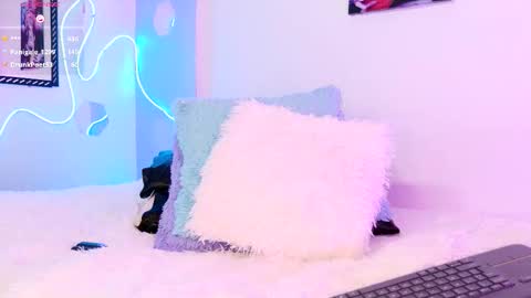 Snapshot of dannyhot__ chatting on 10-15-25, 08:25 Danny online show from 10-15-25, 08:25