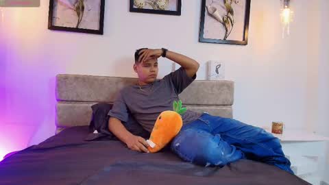 dannysamm online show from 11-23-25, 01:22