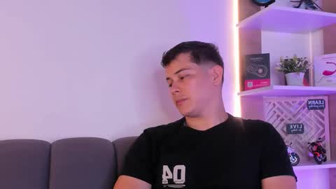 Snapshot of dante_seductor chatting on 02-08-26, 08:23 Dante online show from 02-08-26, 08:23