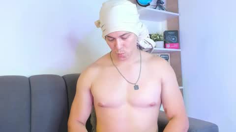 Snapshot of dante_seductor chatting on 02-12-26, 09:32 Dante online show from 02-12-26, 09:32