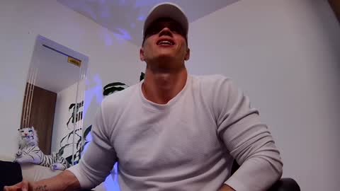 Snapshot of dantecummingss chatting on 12-13-24, 06:05 Dante online show from 12-13-24, 06:05