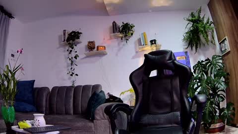 Snapshot of dantecummingss chatting on 01-25-25, 01:10 Dante online show from 01-25-25, 01:10