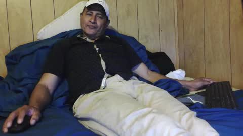 Snapshot of dantehot82 chatting on 11-10-25, 02:21 dantehot82 online show from 11-10-25, 02:21