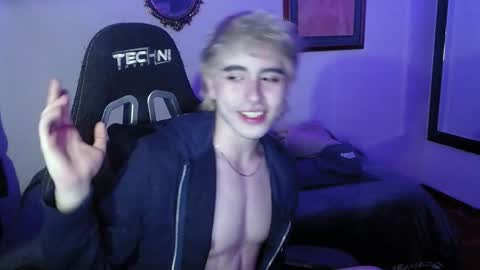 Snapshot of danteobscuro chatting on 11-18-25, 11:15 danteobscuro online show from 11-18-25, 11:15