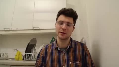 Snapshot of dantheman233 chatting on 01-04-25, 06:40 Daniel online show from 01-04-25, 06:40