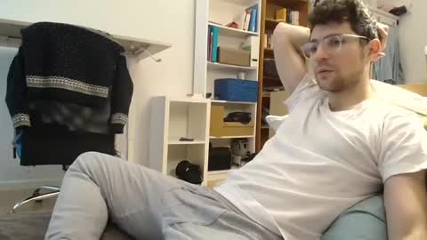 Snapshot of dantheman233 chatting on 02-12-25, 02:21 Daniel online show from 02-12-25, 02:21