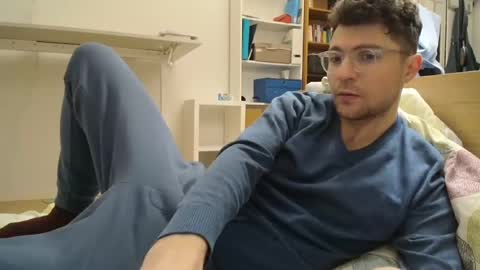 Snapshot of dantheman233 chatting on 03-05-25, 08:32 Daniel online show from 03-05-25, 08:32