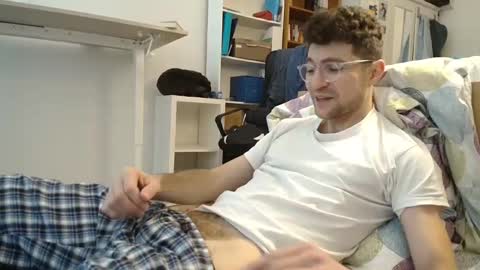 Snapshot of dantheman233 chatting on 03-08-25, 11:48 Daniel online show from 03-08-25, 11:48