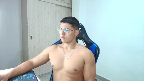 Snapshot of dantraxx chatting on 01-04-25, 09:31 Dantraxx online show from 01-04-25, 09:31