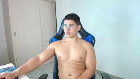 Snapshot of dantraxx chatting on 01-16-25, 06:06 Dantraxx online show from 01-16-25, 06:06