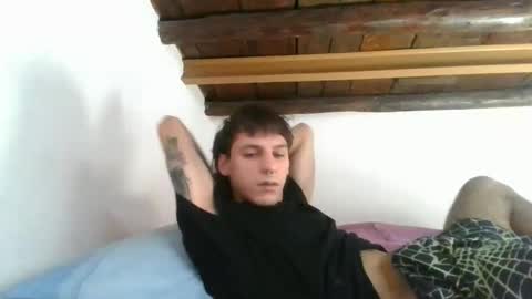 Snapshot of dany_peque chatting on 10-08-25, 10:35 dany_peque online show from 10-08-25, 10:35