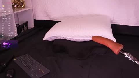 Snapshot of danysexy_ chatting on 06-09-26, 03:18 Diana IG dianysexy1 online show from 06-09-26, 03:18