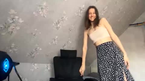 Snapshot of daphinerayman chatting on 10-27-25, 11:47 Mila online show from 10-27-25, 11:47