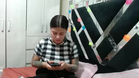 Snapshot of daphne877046 chatting on 05-12-26, 01:47 daphne877046 online show from 05-12-26, 01:47