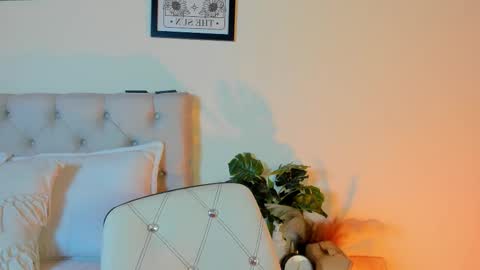 Antonella Mora online show from 10-24-25, 02:02