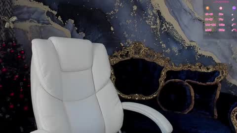 Snapshot of daphne_moss chatting on 01-15-25, 12:09 Agatha online show from 01-15-25, 12:09