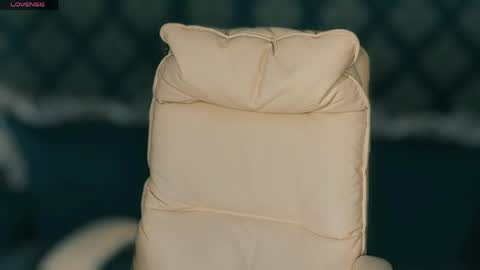 Agatha  online show from 04-25-26, 01:36