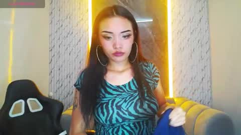 daphne_nicole_b online show from 07-01-26, 12:56
