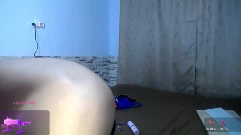 Snapshot of darasweet19 chatting on 11-15-25, 11:32 MAX online show from 11-15-25, 11:32