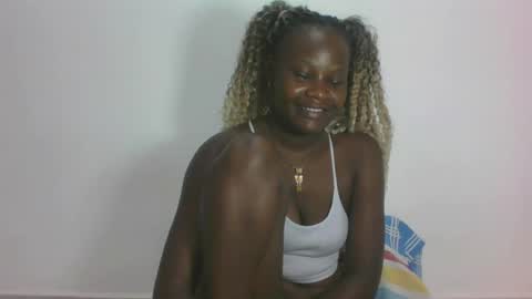 Snapshot of darberry21 chatting on 07-28-26, 01:34 ESTHER online show from 07-28-26, 01:34
