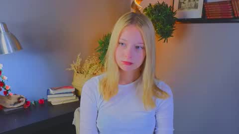 Snapshot of darceyheyd chatting on 11-09-25, 03:05 Kami online show from 11-09-25, 03:05