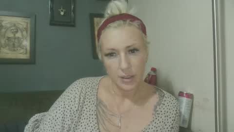 Darcy online show from 01-10-25, 01:31