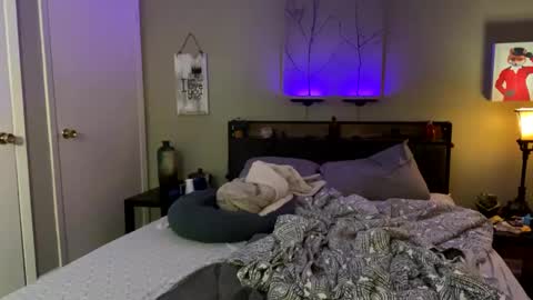 Snapshot of dareme917 chatting on 12-28-24, 01:06 dareme917 online show from 12-28-24, 01:06