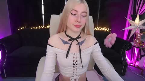 Snapshot of dariadelly chatting on 05-24-26, 02:00 dariadelly online show from 05-24-26, 02:00